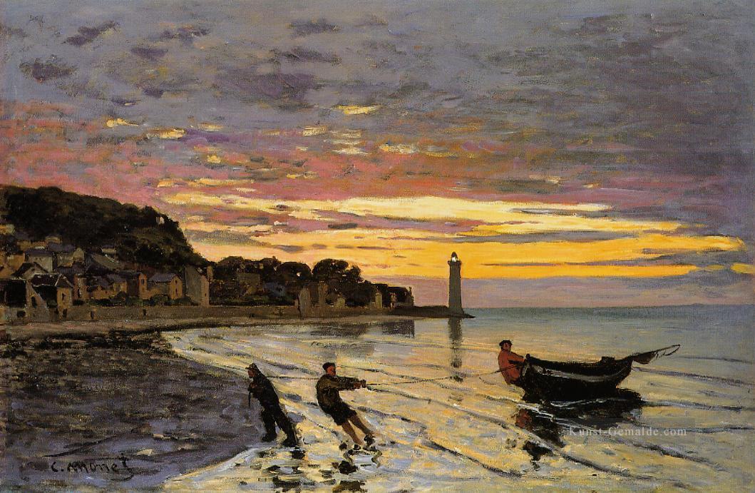 Hauling ein Boot an Land Honfleur Claude Monet Ölgemälde